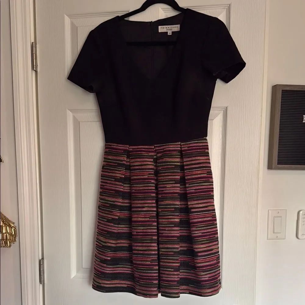 Trina Turk Black Skater Mini Flare Dress Pink Knit Pattern - Size 4 LIKE NEW